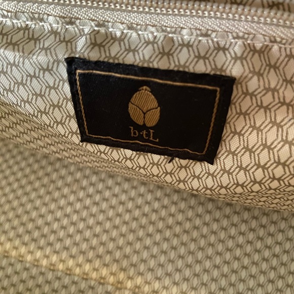 BTL Handbag - Picture 7 of 7